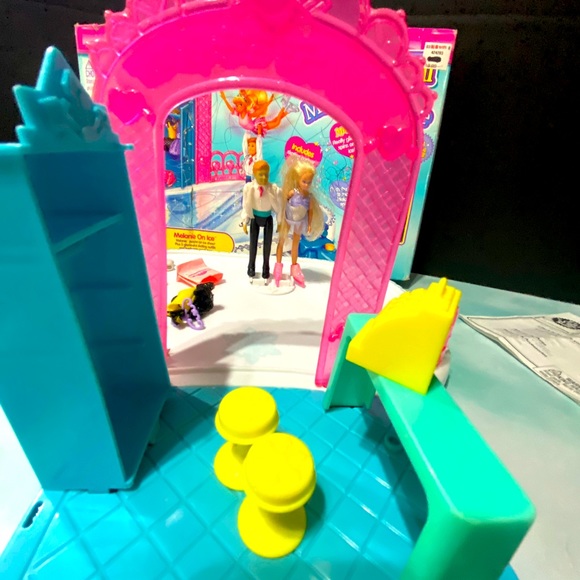 MELANIE’S MALL VINTAGE 1997 MELANIE ON ICE w/ ORIGINAL BOX - Picture 4 of 16